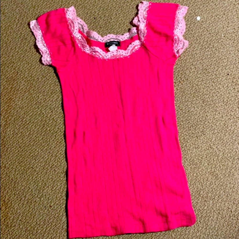 Bright pink t shirt
